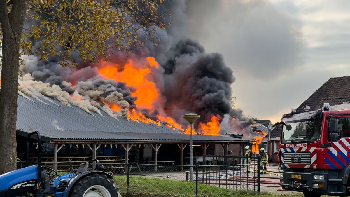 Vuurzee in Paasloo: meerdere campinggebouwen totaal verwoest