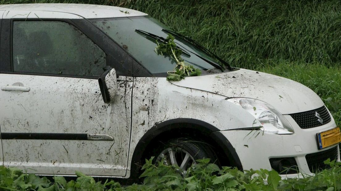 Auto raakt in de slip op A35