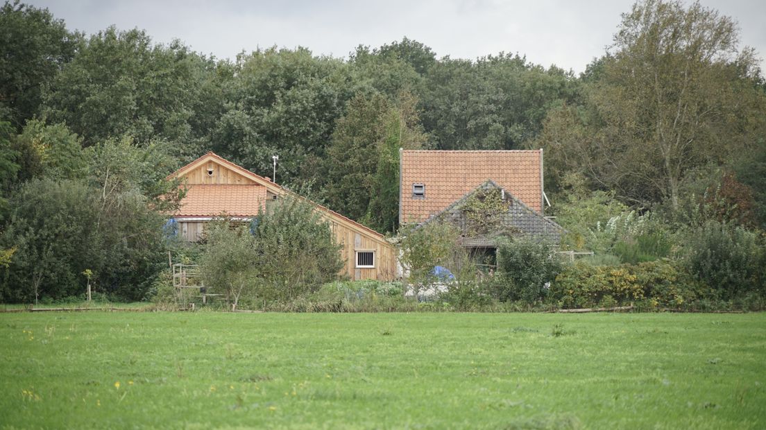 Het gezin zat jaren verstopt in een boerderij in Ruinerwold (Rechten: RTV Drenthe)