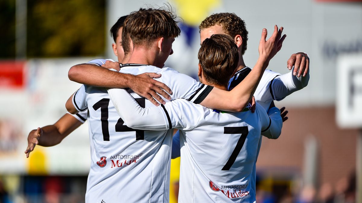 Uitslagen zaterdag: Berkum en Bon Boys blijven maar winnen, eerste zege DOS Kampen