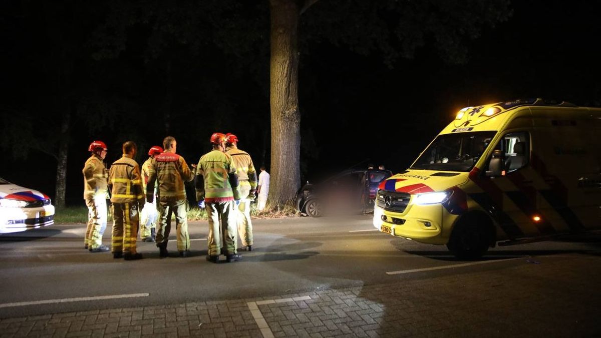 Vier mensen gewond bij eenzijdig auto-ongeluk