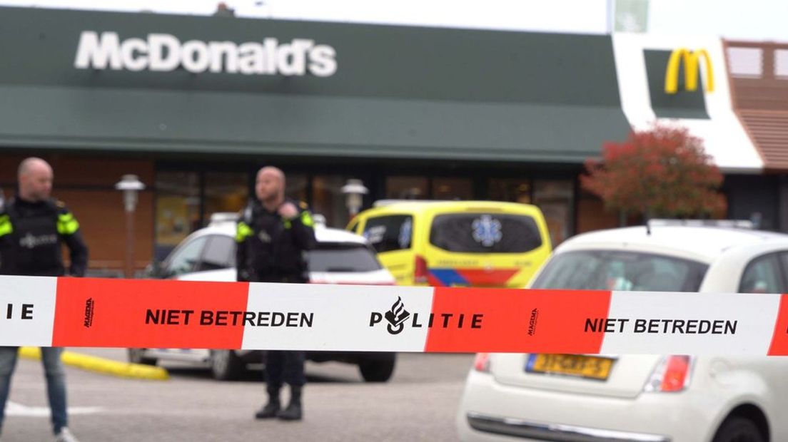 Op 30 maart schoot Ü. twee broers dood in de McDonald's in Zwolle.
