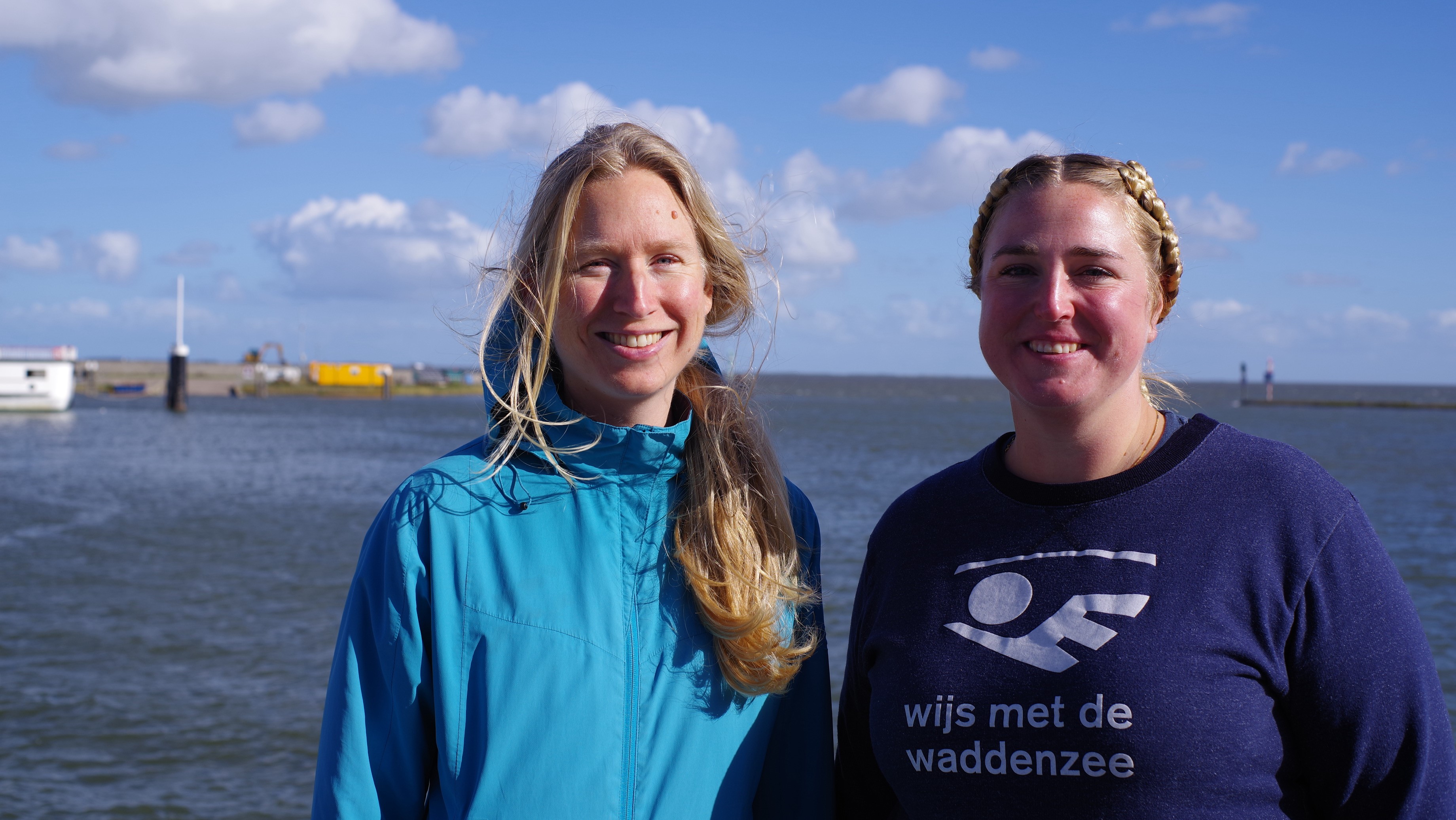 Annebelle Kok fan de Universiteit Leiden (links) en projektlieder Belinda Burtonshaw (rjochts)