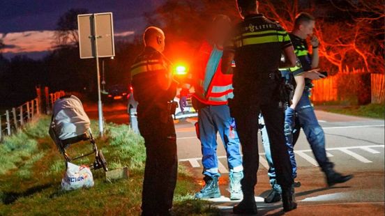 Baby in kinderwagen gewond na aanrijding. Baby in kinderwagen gewond na aanrijding.