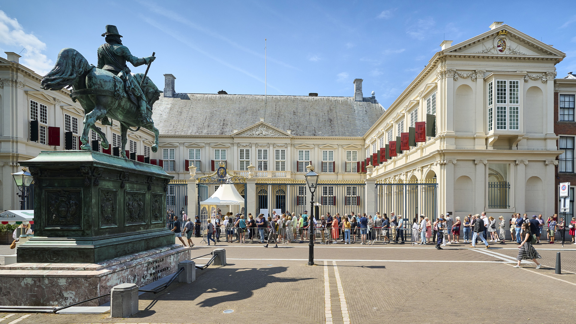 Paleis Noordeinde en Koninklijke Stallen weer open voor publiek