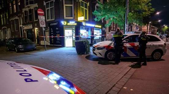 Twee medewerkers gewond bij overval op tabakswinkel | 83-jarige man slaat indringer van zich af