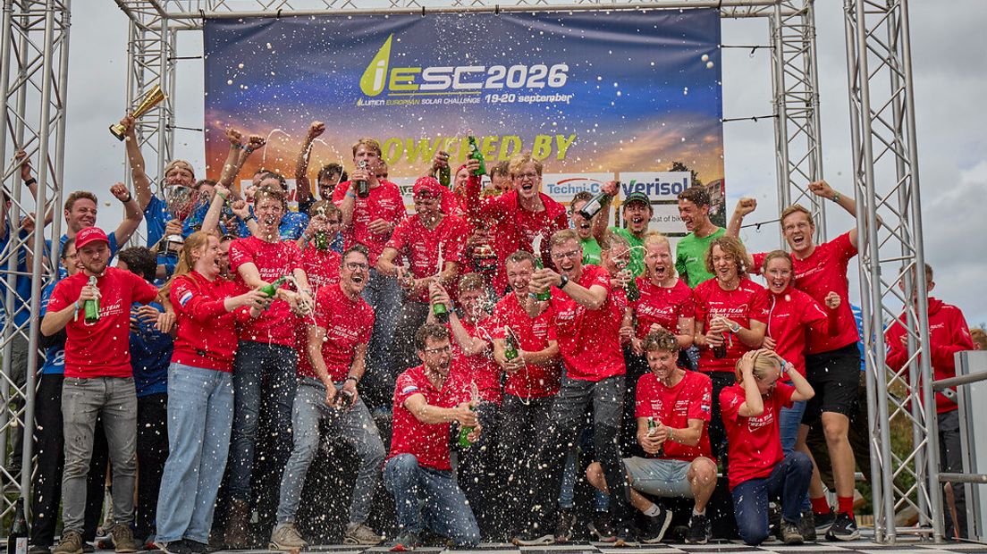 Solar Team Twente proost op de overwinning in België.