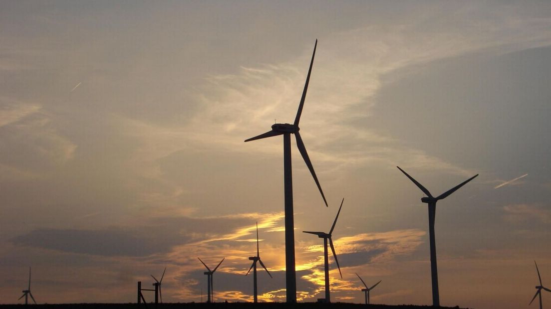 Komen er straks 7 windmolens langs de A15?