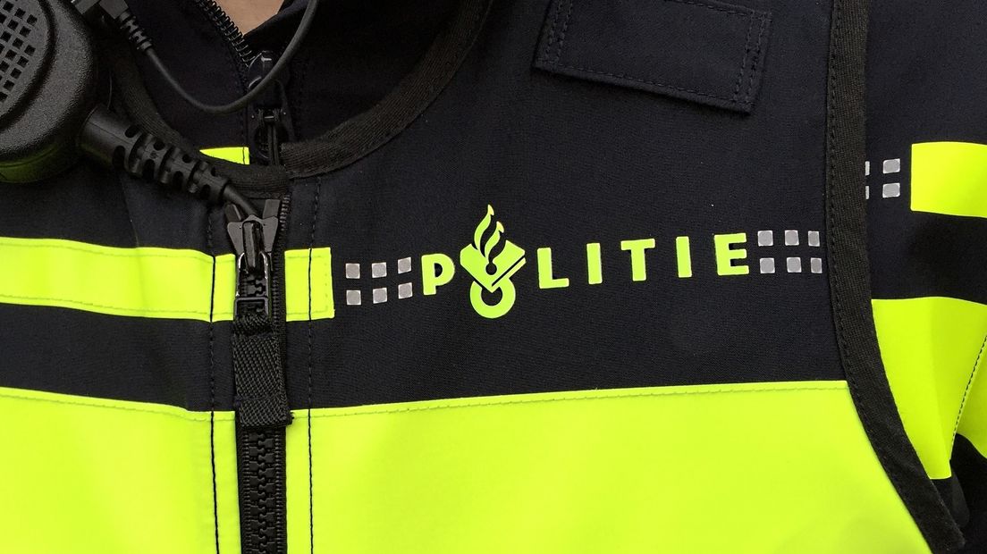 Wijkagenten met mobiel bureau Vlissingen in