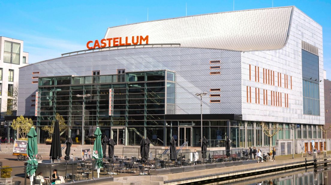 Theater Castellum op het Rijnplein, midden in het centrum van Alphen aan den Rijn