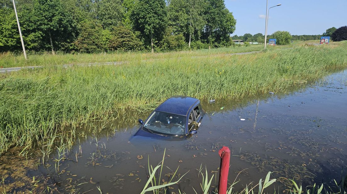 Meppel, auto te water, Europalaan