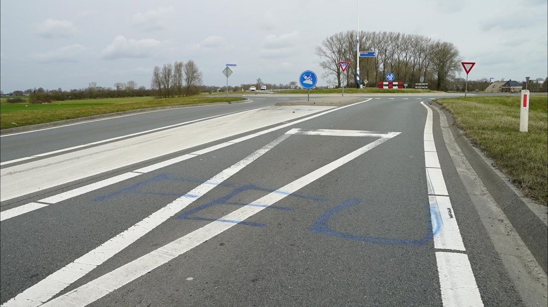 PEC-blauw op IJsseldijk