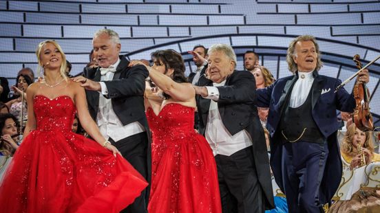 Frans Theunisz (met pijnlijke schoenen) 12 keer op de bühne bij André Rieu Home
