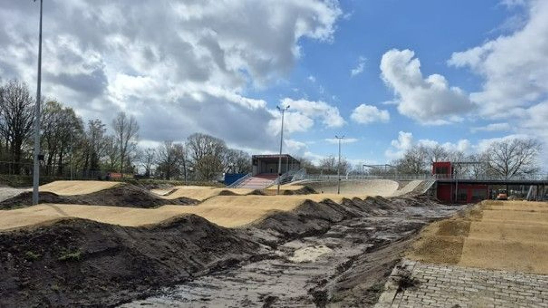 Plan voor kinderopvang bij BMX-baan Lichtenvoorde: sport, opvang en educatie op één plek.