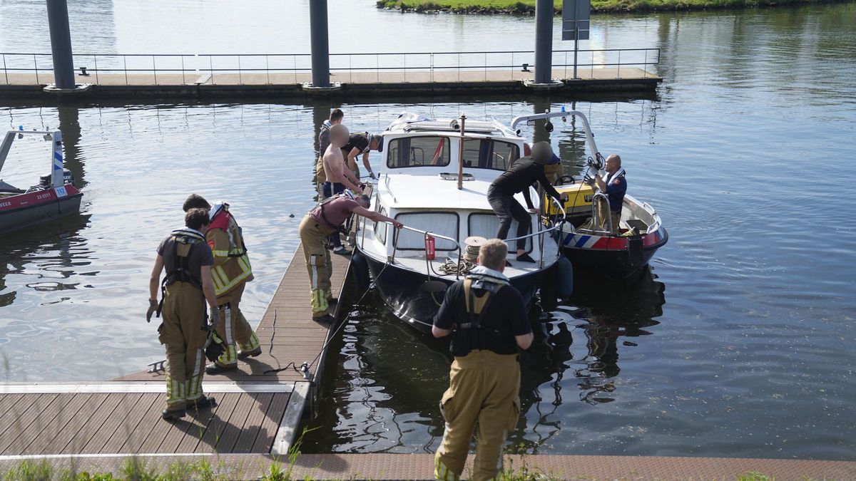Brand op plezierboot in Wessem snel geblust