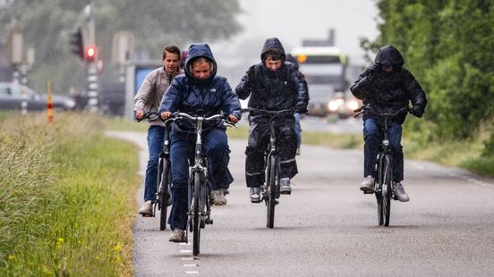 Regen en kou op Hemelvaart: 'Dauwtrappen wordt echt bikkelen' Home