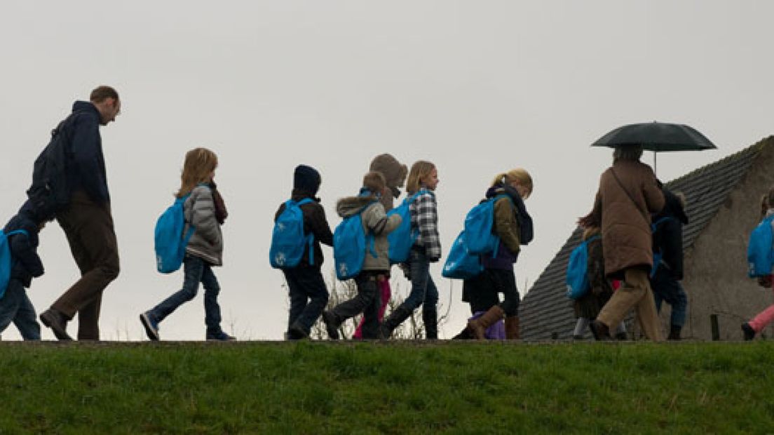 Kinderen halen geld op voor Kenia