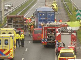 Omgekomen automobiliste komt uit Sliedrecht | Weggewaaid dak van vakantiehuis zorgt voor een uur file