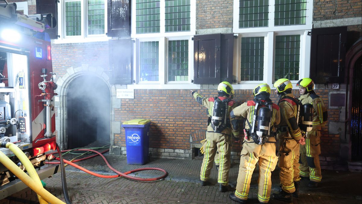 Brand in woning Delft, opgeschaald naar zeer grote brand