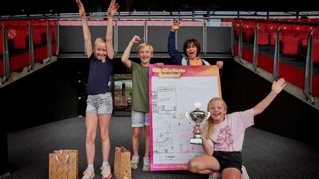 Winnaars in categorie 'vaker fietsen': de Fietsstalling Wrappers van de Paulusschool uit Utrecht.