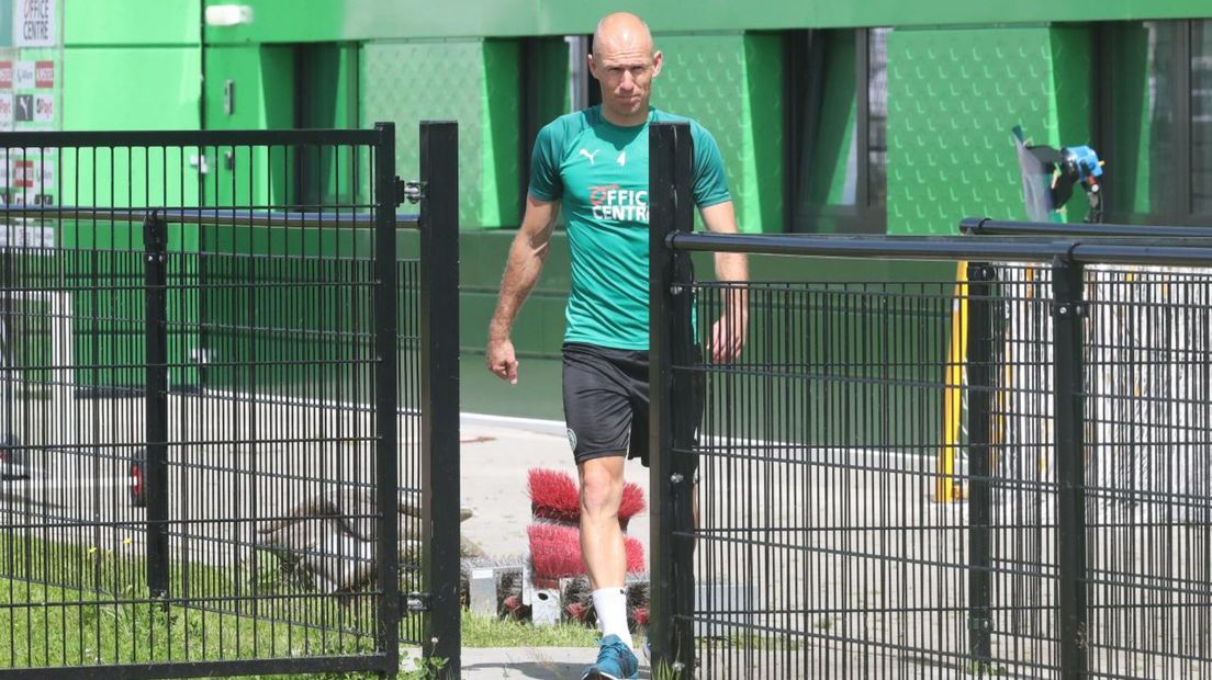 Arjen Robben op weg naar het trainingsveld