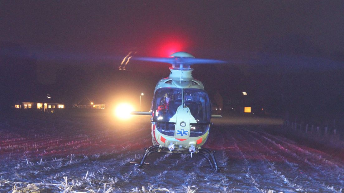 De traumaheli landde aan de rand van de woonwijk langs de Lupinelaan