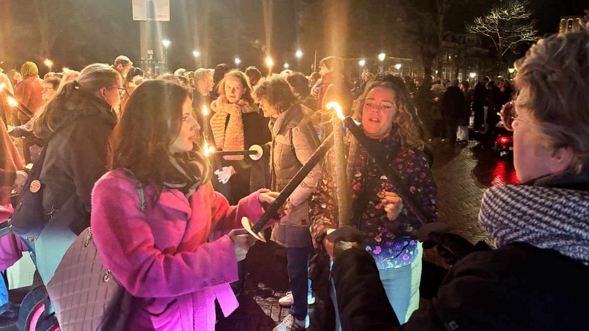 Deelnemers mars tegen geweld tegen vrouwen lastiggevallen in Leeuwarden