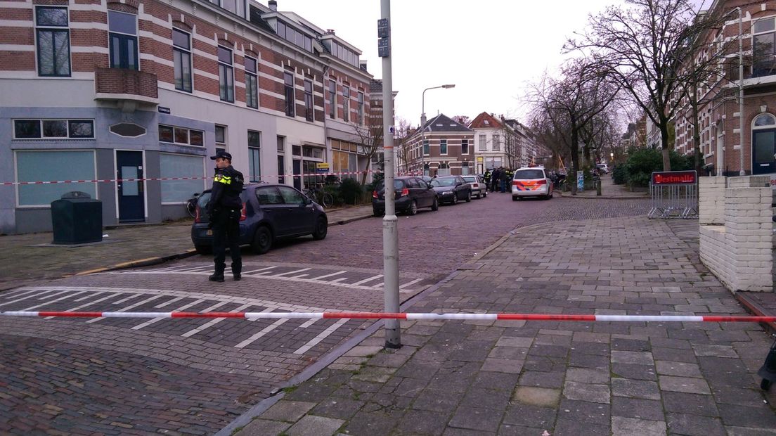 De politie is bezig met onderzoek op het Staringplein in Arnhem na een incident dat volgens haar zeer waarschijnlijk een schietpartij was.