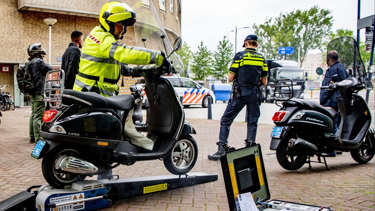Crossende scooters houden huis: 'Alle verkeersregels aan laars gelapt'