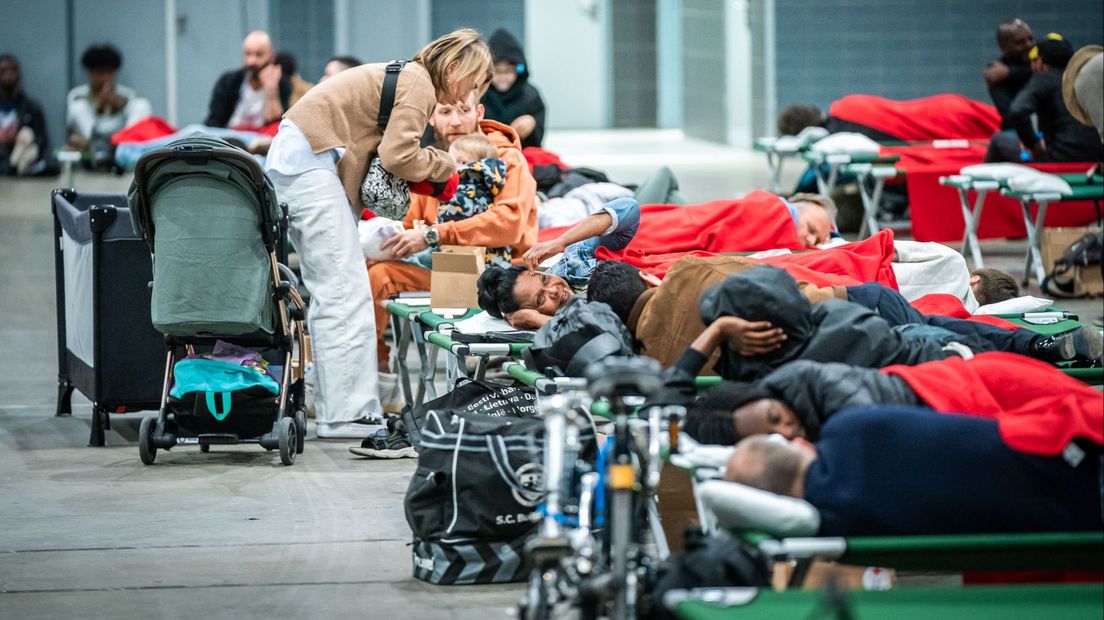 Gestrande reizigers in de Jaarbeurs Utrecht