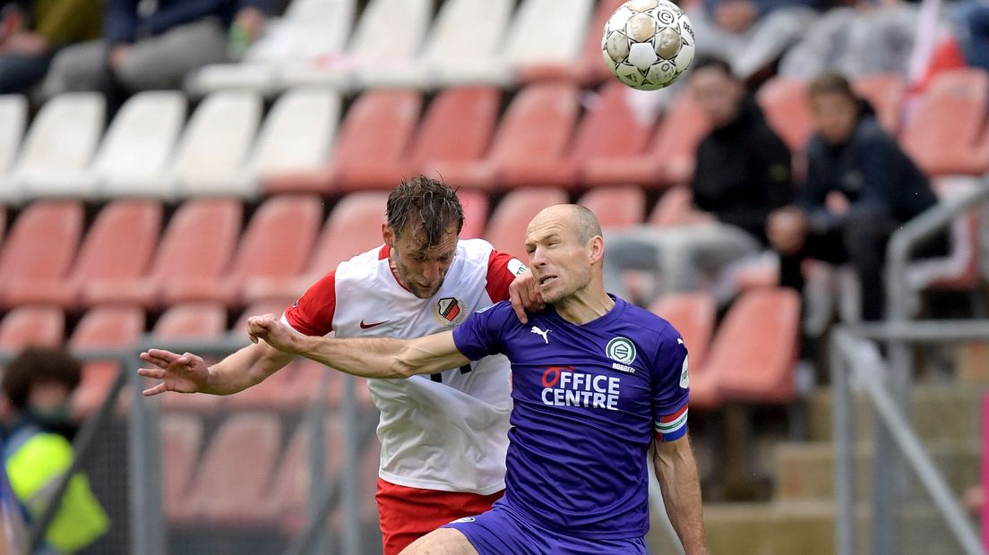 Willem Janssen in duel met Arjen Robben