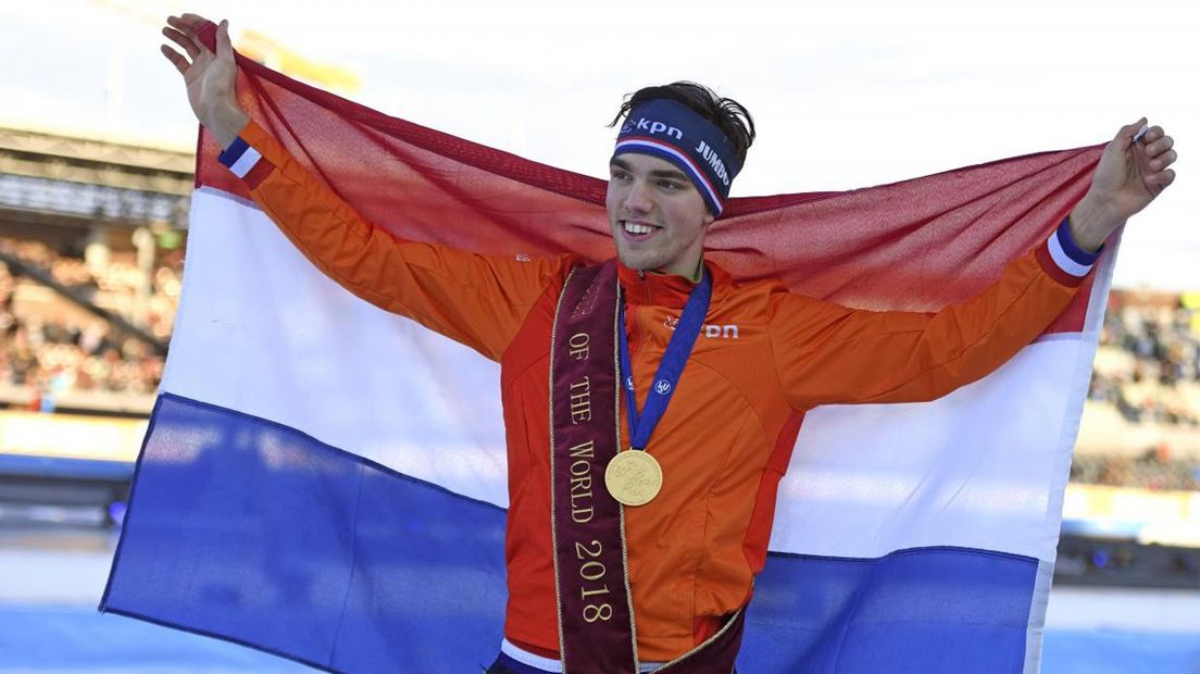 Patrick Roest viert zijn wereldtitel allround in Amsterdam