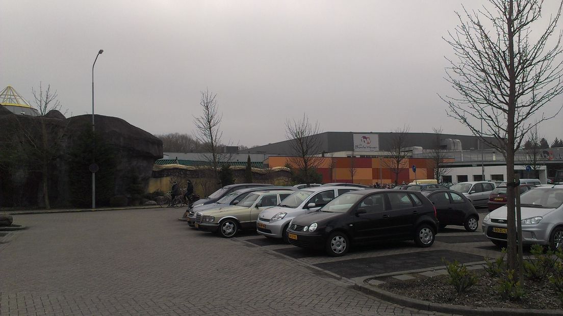 De parkeerplaats bij De Bonte Wever (Rechten: archief RTV Drenthe)