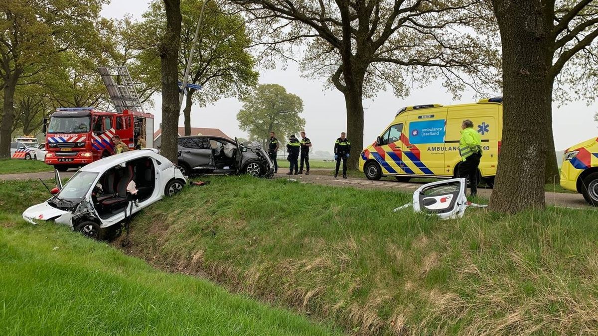 Kind en drie volwassenen gewonden bij aanrijding in Anevelde