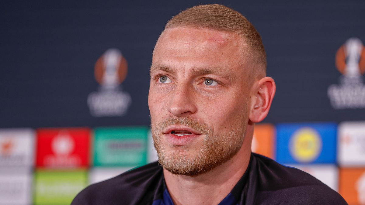 LIVEBLOG | Spelers GA Eagles geland in Salzburg, vertraging fans in München