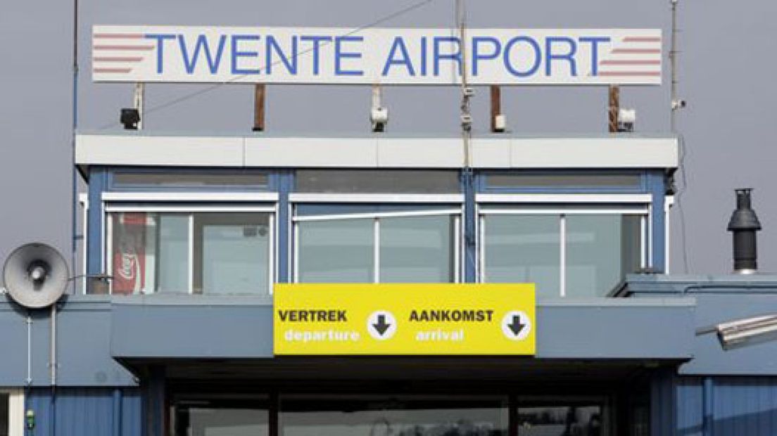 Handtekeningen tegen nieuw vliegveld