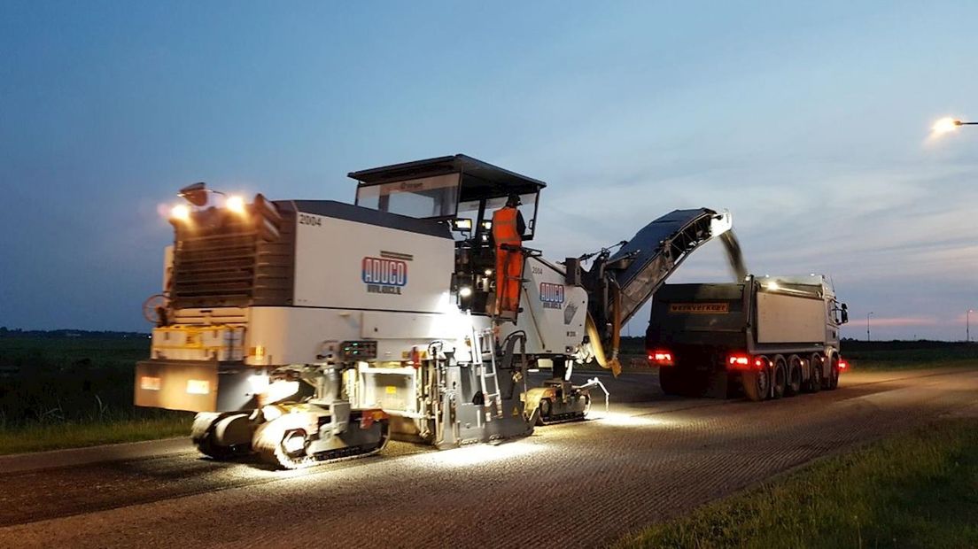 Asfalt laat los in Genemuiden