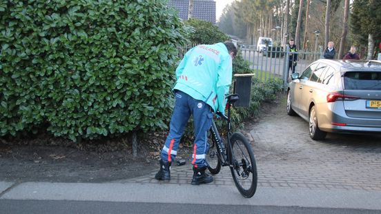 Fietsers gewond • twee auto's beschadigd