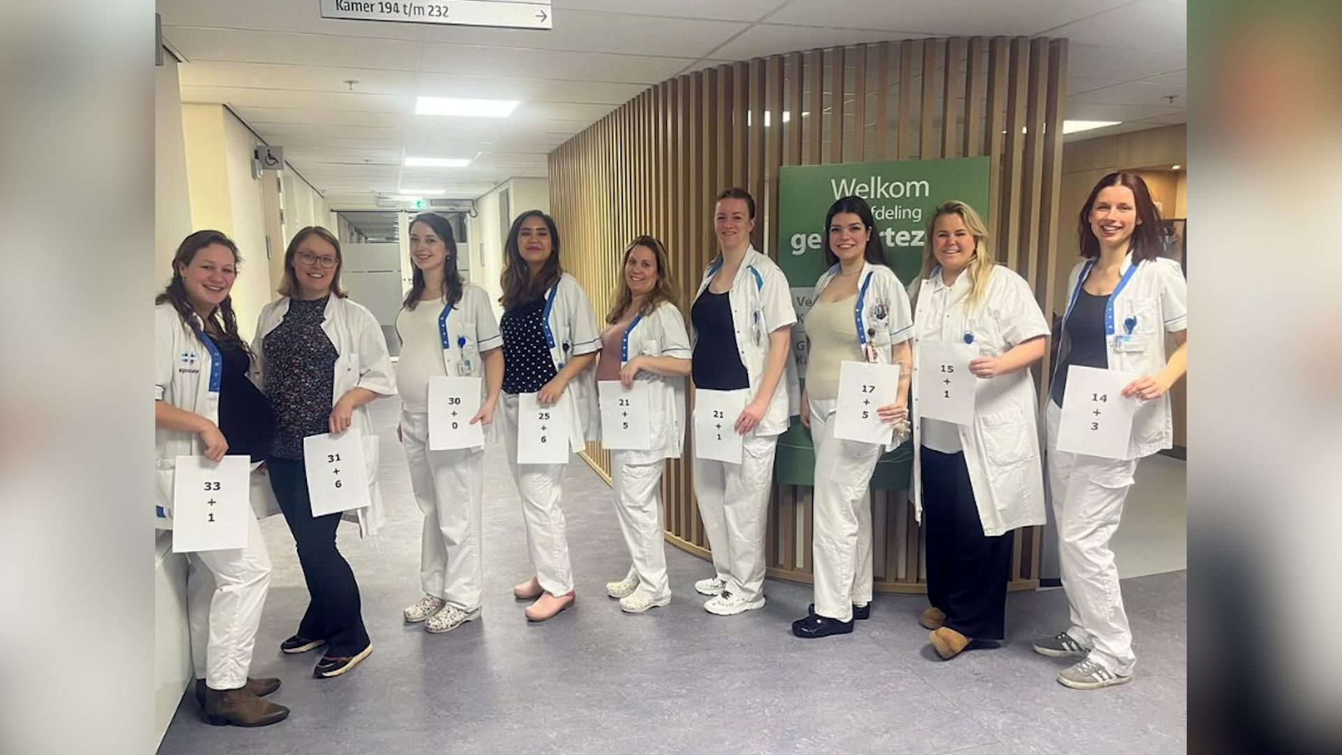 De negen zwangere collega's.