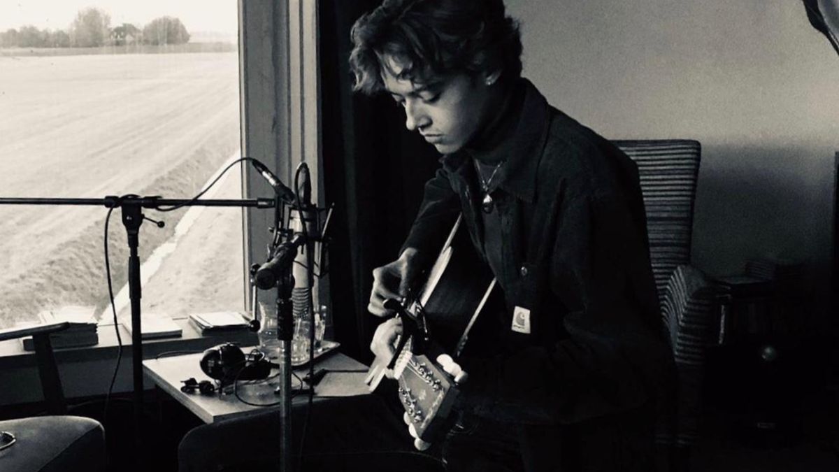 Tiener in lockdown: ‘Het is uitzichtloos, maar ik zoek kleine geluksmomentjes’