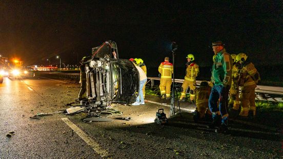 A28 dicht door ongeval, een inzittende gewond
