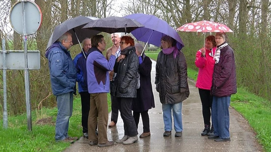 Inwoners van Houwerzijl willen het kerkenpad terug.