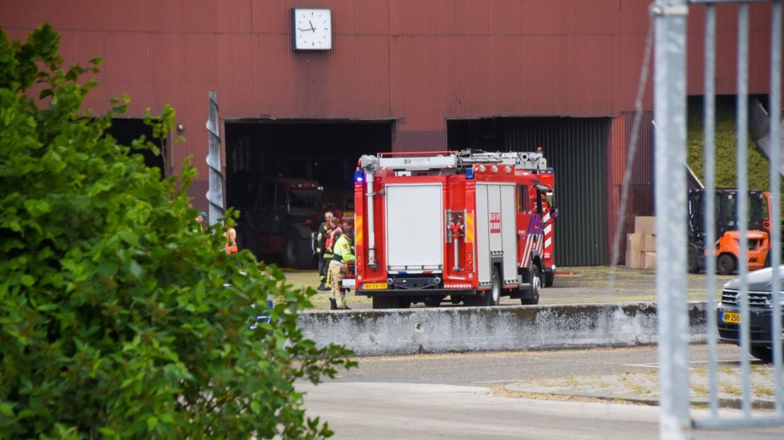 De brandweer is ter plaatse bij de grasdrogerij