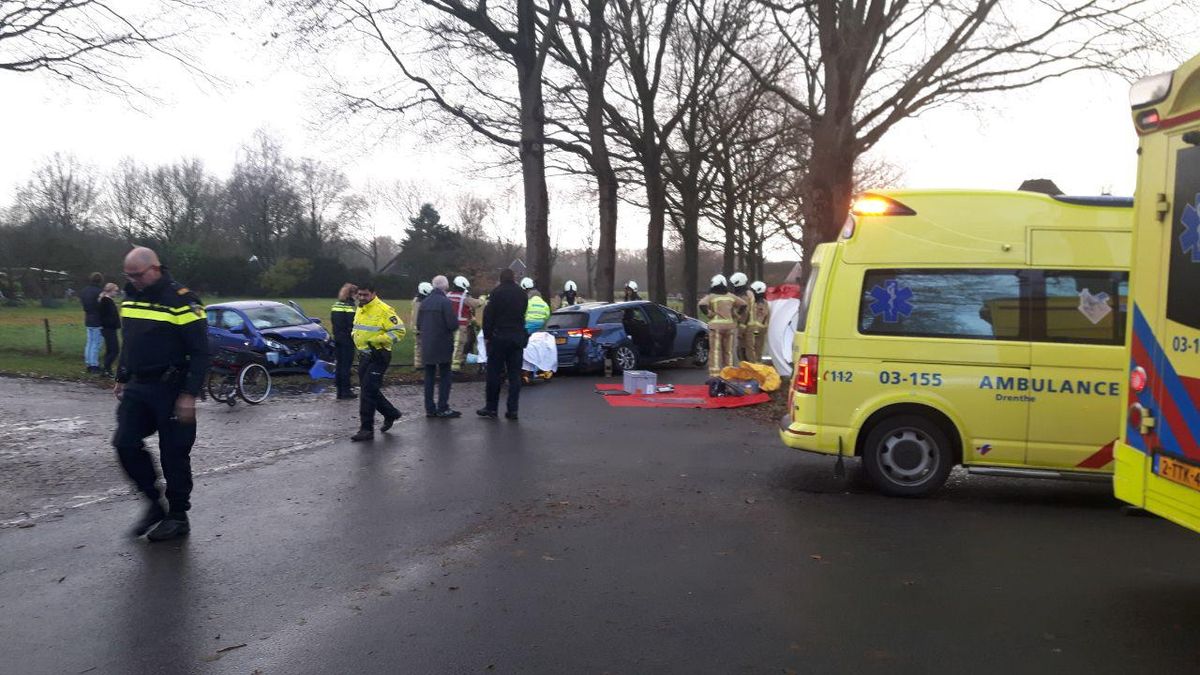 Drie gewonden bij botsing in Lhee