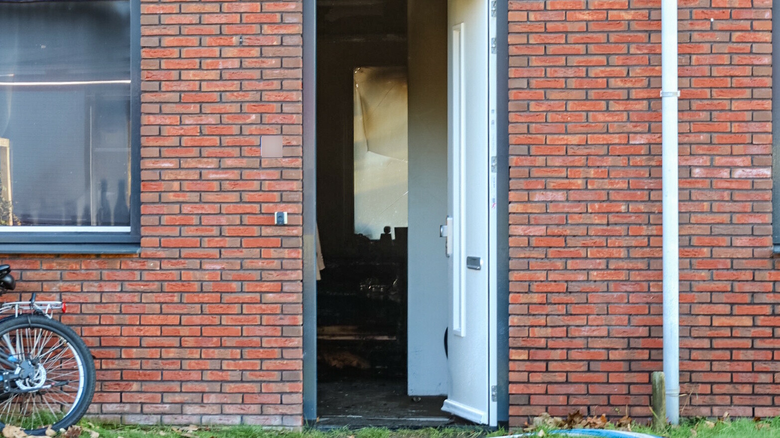 Brand in tussenwoning in Assen, bewoners niet thuis