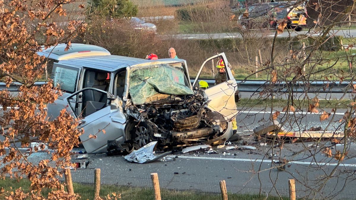 Persoon overleden bij zwaar ongeval op A73 bij Sint Joost