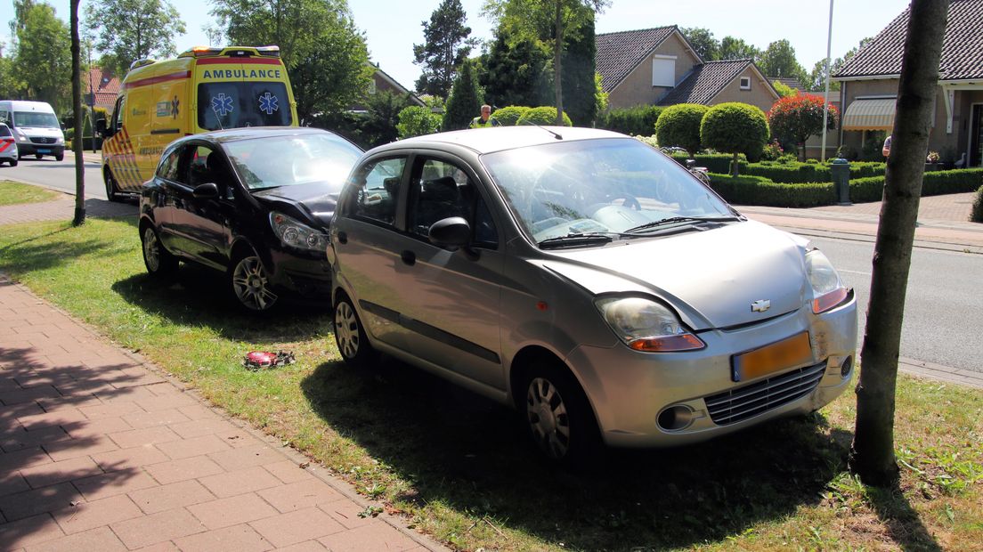 Drie gewonden bij kop-staartbotsing in 's-Gravenpolder