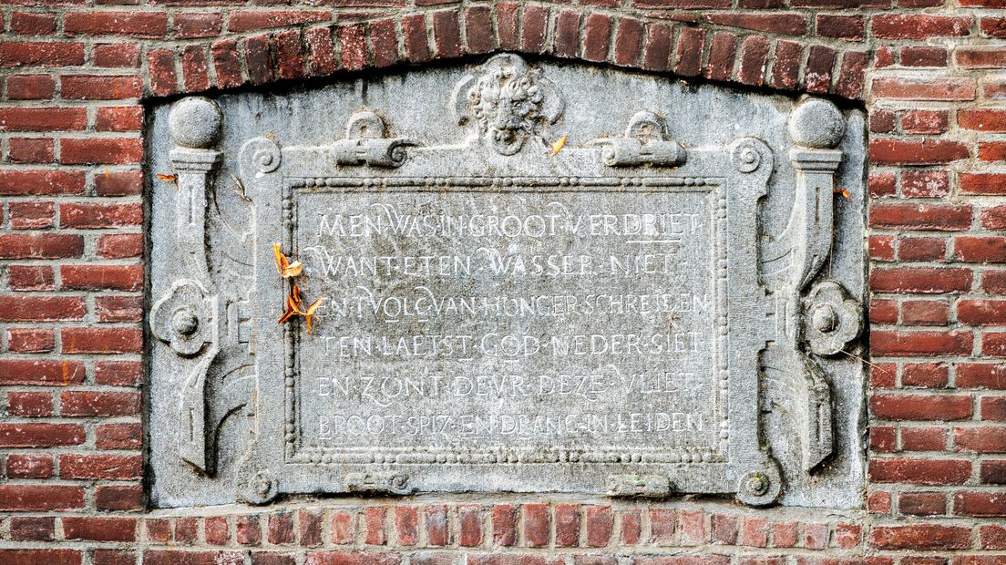 De plaquette op de Sint Jeroensbrug