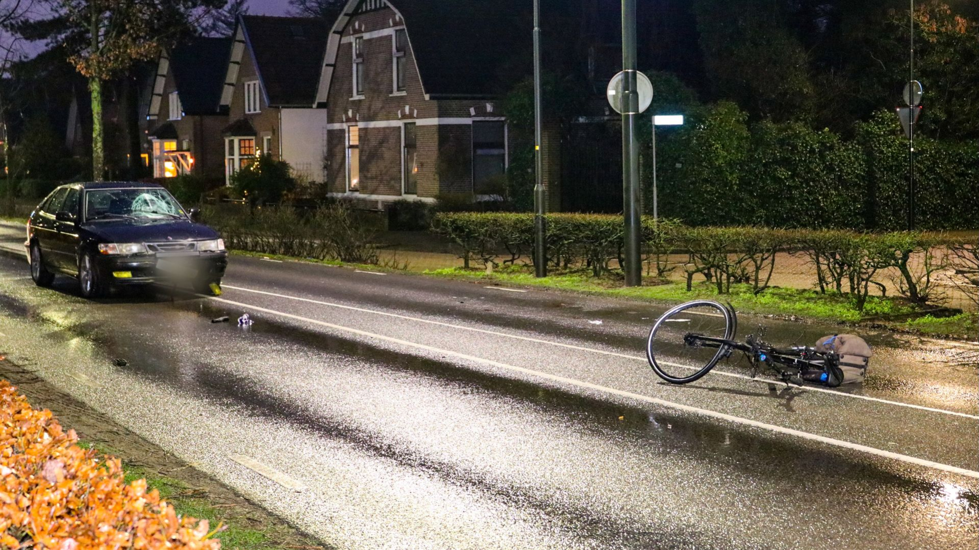 Fietsster (57) Ernstig Gewond Na Aanrijding Door Auto - Omroep Gelderland