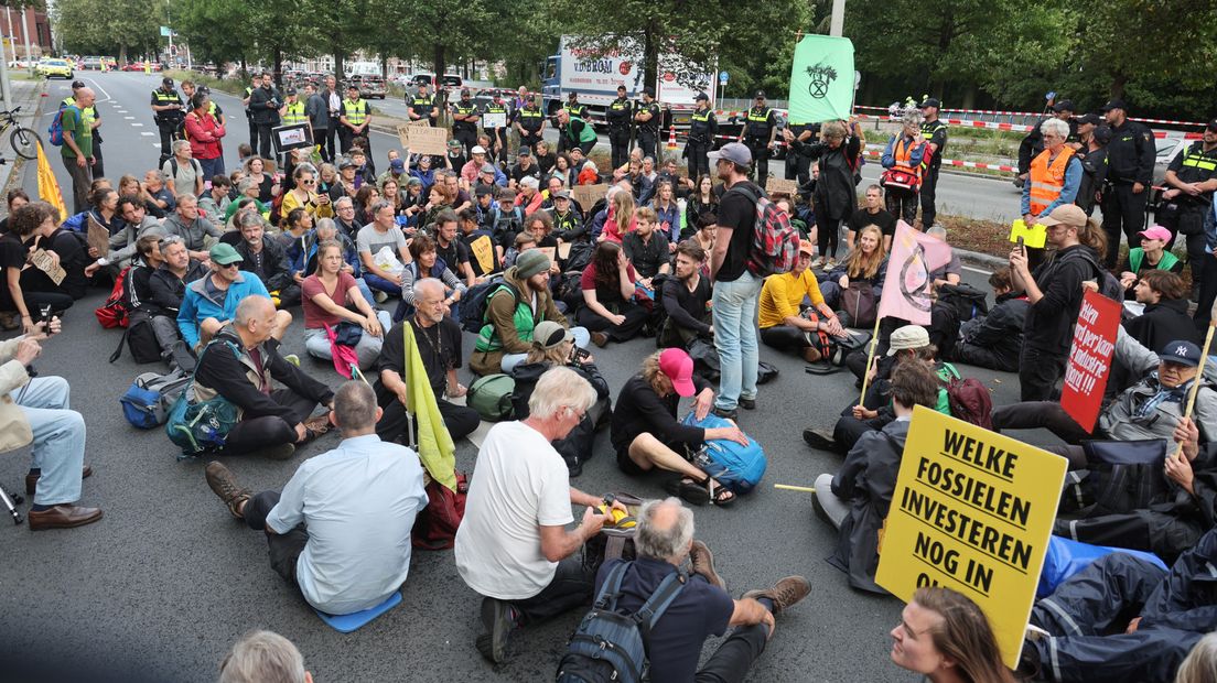 Klimaatactivisten kondigen nieuwe blokkade van A12 aan Klimaatactivisten kondigen nieuwe blokkade van A12 aan